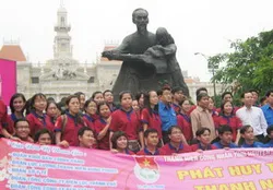 71 thanh niên TPHCM tham gia tình nguyện tại Lào