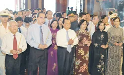 Phó Thủ tướng Chính phủ Nguyễn Thiện Nhân cùng Đoàn Lãnh đạo TP viếng nghĩa trang Liệt sĩ TP và Nghĩa trang TP