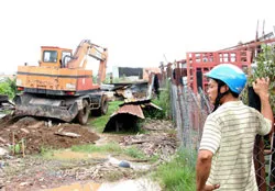 Bình luận: Bài học về con voi, lỗ kim và sự mất mát