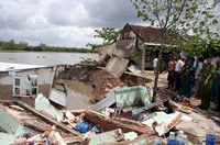 TPHCM tăng cường công tác phòng chống sạt lở bờ sông kênh rạch