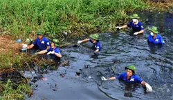 Hơn 60.000 chiến sĩ tình nguyện tham gia chiến dịch Mùa hè xanh năm 2013