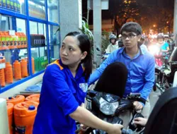 Xăng giảm 300 đồng/lít, dầu madút giảm 257 đồng/lít