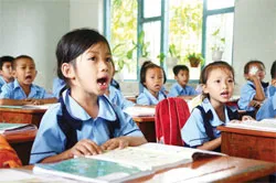 Hơn 200 suất học bổng cho học sinh nghèo ở Cần Giờ