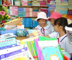 2.000 bộ Sách giáo khoa cùng tuổi thơ đến trường