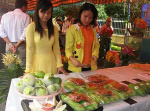 Khai mạc phiên chợ nông sản Củ Chi năm 2013