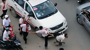 Hãy là “Bác tài”, đừng là “Giặc lái”