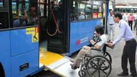 Năm 2014: Cơ quan công sở phải có đường cho người khuyết tật sử dụng xe lăn