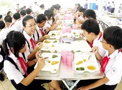 Giảm áp lực thu chi năm học mới