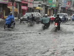 Mưa lũ tiếp tục diễn biến xấu ở nhiều khu vực