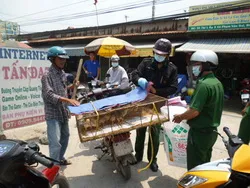 Bình Chánh xử lý 12 trường hợp vi phạm vận chuyển kinh doanh gia cầm trái phép