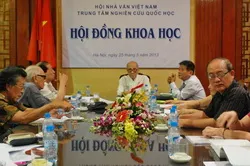 GS-TS Mai Quốc Liên vinh dự nhận giải Balaban 2013