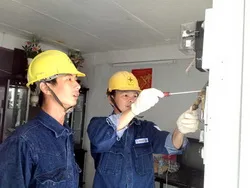 Chung tay xây dựng Thành phố an toàn, tiết kiệm và văn minh đô thị năm 2013