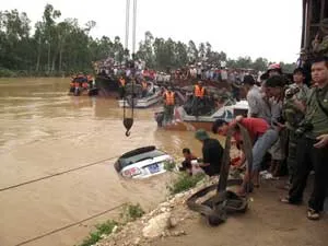 Bình luận: Hãy xứng đáng là công bộc của dân!