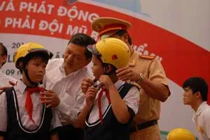 Phát động chiến dịch đi bộ an toàn năm học 2013 - 2014