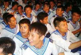 Ủy ban MTTQ VN TPHCM tặng quà chiến sĩ mới tại Lữ đoàn 957