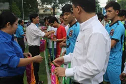 Khai mạc Giải bóng đá truyền thống Thanh niên công nhân quận 3