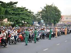 Lực lượng thanh niên xung phong có thu nhập thấp
