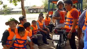 Nón bảo hiểm, áo phao - Cái nào quan trọng hơn?