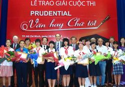 Lễ trao giải cuộc thi “Prudential – Văn hay chữ tốt” lần thứ 14 năm 2013