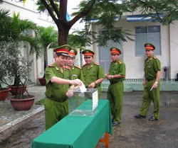 Cảnh sát PCCC TPHCM ủng hộ đồng bào miền Trung 500 triệu đồng