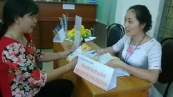 Nhiều quận đồng loạt triển khai dịch vụ trả thủ tục hành chính công tại nhà