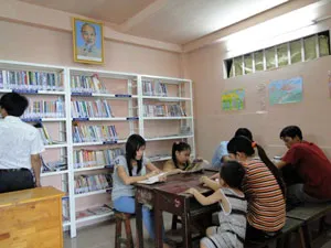 Quận 12 xây dựng 8 tủ sách phòng trọ phục vụ công nhân