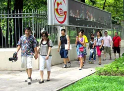 Hơn 3,2 triệu lượt khách quốc tế đến thành phố