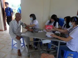 Đoàn giám sát của Ủy ban Quốc gia về người cao tuổi làm việc với UBND phường 14, quận Tân Bình