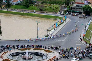 Chặng 5 cuộc đua xe đạp Nam Kỳ Khởi Nghĩa 2013: Thứ hạng không đổi