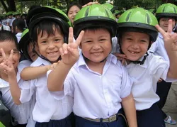 Trên 60% trẻ em đội nón bảo hiểm khi tham gia giao thông