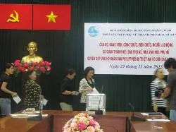 Hội LHPN TP.HCM chia sẻ khó khăn với nhân dân Philippines