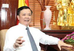 Bộ trưởng Bộ Tài chính Đinh Tiến Dũng làm việc với lãnh đạo TPHCM