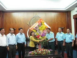 Lãnh đạo TPHCM thăm Bộ Tư lệnh Quân khu 7, Sư đoàn Không quân 370 và Sư đoàn 367