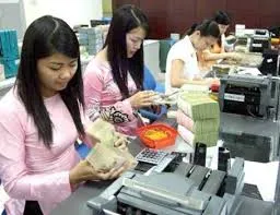 Giám sát việc trả lương, thưởng Tết cho người lao động