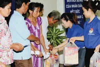 Quận huyện tập trung chăm lo Tết cho đối tượng khó khăn, người nghèo