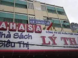 Những ngôi trường thiếu thốn sân chơi