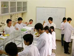 Đại học Y Dược TPHCM: Gần 140 đề tài sinh viên nghiên cứu khoa học trong năm 2013