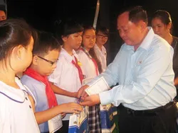Tập trung chăm lo đời sống cho người lao động