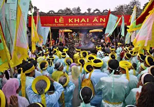 Sẽ đưa Lễ hội đền Trần vào nề nếp