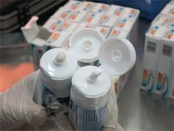 Bắt giữ số lượng lớn Heroine được ngụy trang trong các tuýp dầu nóng xuất khẩu đi Úc