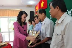 Tổng kết công tác chăm lo tết cho công nhân viên chức TP.HCM