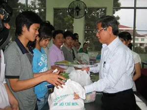 TPHCM dành hơn 3 tỷ đồng chăm lo cho đồng bào dân tộc thiểu số nghèo