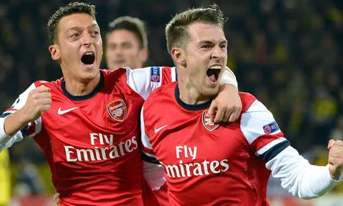 Ozil, Ramsey bỏ lỡ trận derby Bắc Luân Đôn