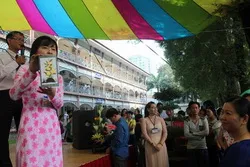 Trao 5.000 suất học bổng từ phong trào nuôi heo đất