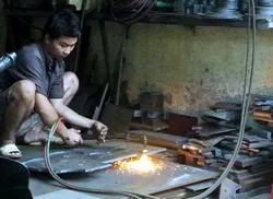 Hàn cắt kim loại có nguy cơ cao về cháy nổ