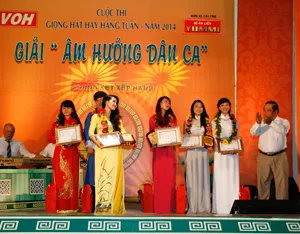 Nguyễn Thị Nhất Phương đoạt giải nhất cuộc thi Giọng hát hay hàng tuần