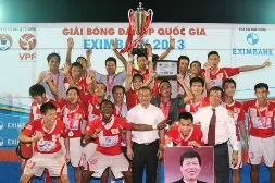 Bình luận: Bóng đá Việt Nam – khối u đã vỡ