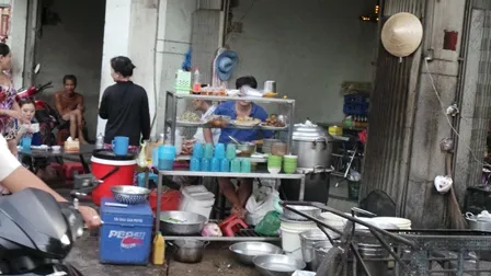 Quận 3: Ký cam kết thực hiện an toàn thực phẩm thức ăn đường phố