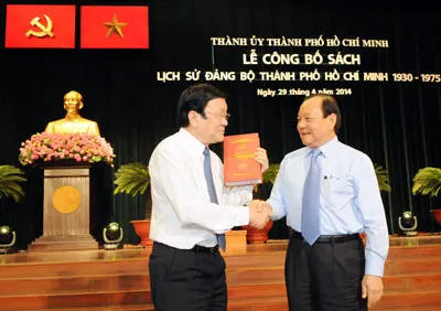  Công bố sách Lịch sử Đảng bộ TPHCM giai đoạn 1930 - 1975
