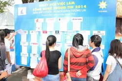 Hơn 2.000 sinh viên tham gia ngày hội phỏng vấn - tuyển dụng năm 2014